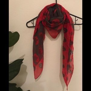 Skull and Roses scarf